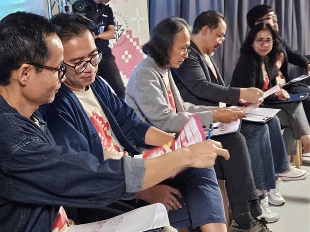 The students from the CG Program at the School of Information and Communication Technology are one of the 10 teams participating in the 9th annual Chon Chang Graphic Design Camp. This camp aims to nurture the next generation of National Designers.