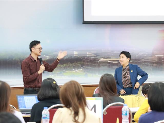  อาจารย์ระดับมืออาชีพ  โครงการพัฒนาบุคลากรสายวิชาการ อาจารย์ระดับมืออาชีพ  งานสนับสนุนวิชาการ   มหาวิทยาลัยพะเยา
