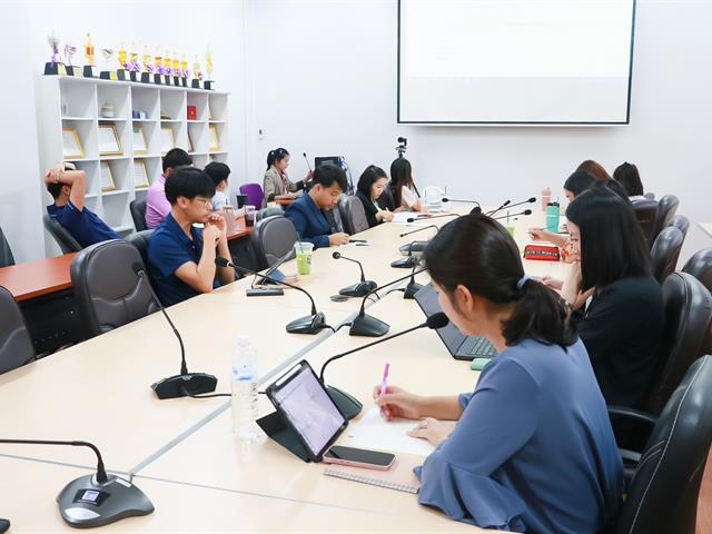 คณะรัฐศาสตร์และสังคมศาสตร์ 