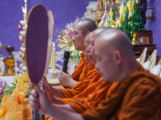 มหาวิทยาลัยพะเยาจัดพิธีสักการะพระบรมสารีริกธาตุ พิธีตักน้ำและเจริญพระพุทธมนต์น้ำสรงพระธาตุจอมทอง ประจำปี 2567