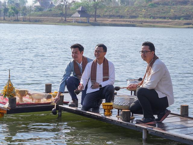 มหาวิทยาลัยพะเยาจัดพิธีสักการะพระบรมสารีริกธาตุ พิธีตักน้ำและเจริญพระพุทธมนต์น้ำสรงพระธาตุจอมทอง ประจำปี 2567