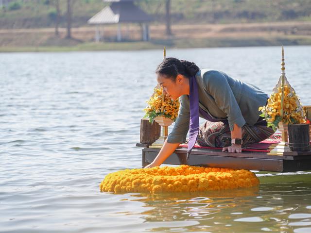 มหาวิทยาลัยพะเยาจัดพิธีสักการะพระบรมสารีริกธาตุ พิธีตักน้ำและเจริญพระพุทธมนต์น้ำสรงพระธาตุจอมทอง ประจำปี 2567