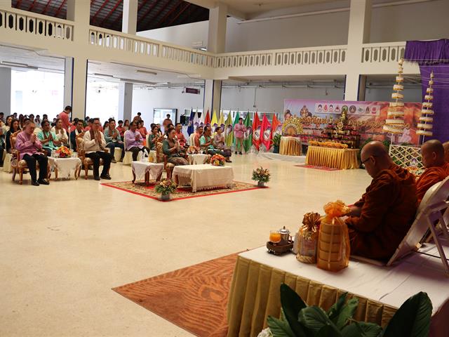 พิธีตักน้ำและเจริญพระพุทธมนต์น้ำสรงพระธาตุจอมทอง