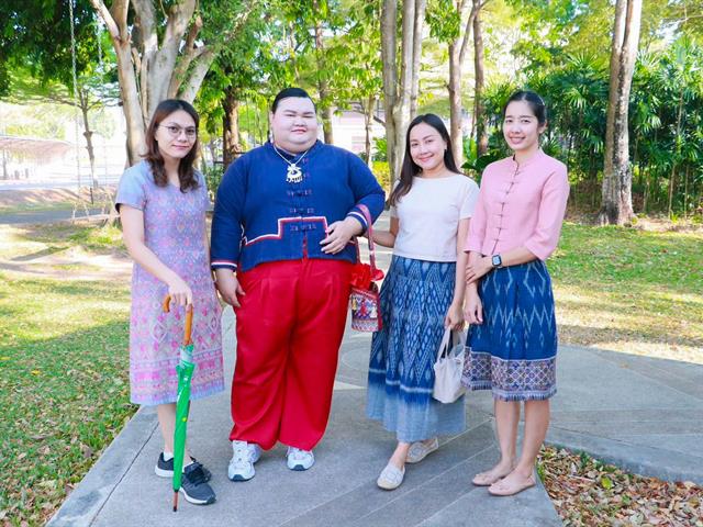 คณะรัฐศาสตร์และสังคมศาสตร์ 