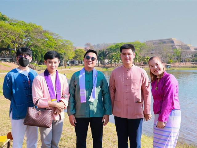คณะรัฐศาสตร์และสังคมศาสตร์ 