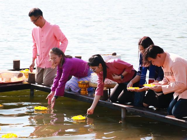 คณะรัฐศาสตร์และสังคมศาสตร์ 
