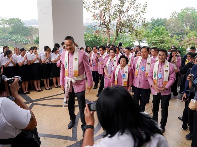 มหาวิทยาลัยพะเยา ต้อนรับนายกรัฐมนตรี นายเศรษฐา ทวีสิน ในการประชุมคณะรัฐมนตรีอย่างเป็นทางการนอกสถานที่ กลุ่มจังหวัดภาคเหนือตอนบน 2 (พะเยา เชียงราย น่าน และแพร่)