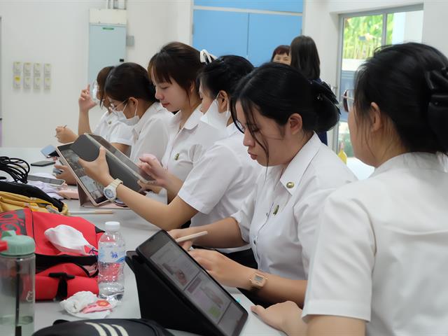 คณะวิทยาศาสตร์การแพทย์ต้อนรับคณาจารย์และนักศึกษาคณะพยาบาลศาสตร์ มหาวิทยาลัยราชภัฏลำปาง เข้าศึกษาดูงานกายวิภาคศาสตร์และสรีรวิทยาของร่างกายมนุษย์