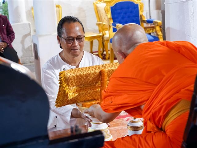 The University of Phayao inherits the Tradition of the Phra That Chom Thong Blanket Parade for the Year 2024
