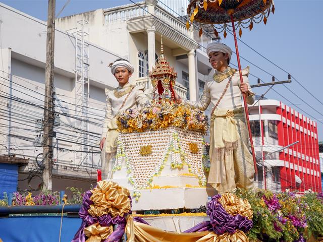 The University of Phayao inherits the Tradition of the Phra That Chom Thong Blanket Parade for the Year 2024
