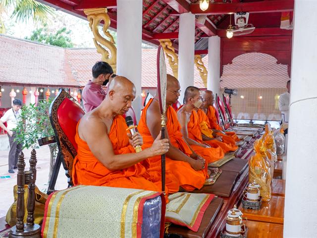 The University of Phayao inherits the Tradition of the Phra That Chom Thong Blanket Parade for the Year 2024