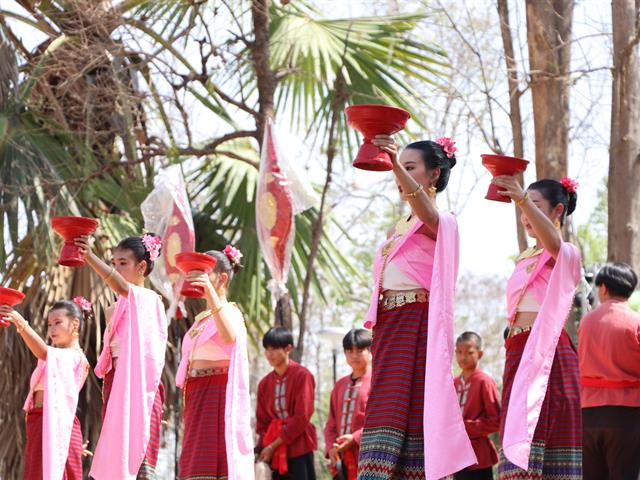 คณะรัฐศาสตร์และสังคมศาสตร์ 