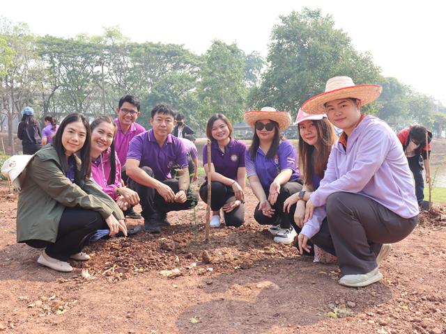 วิศวกรรมศาสตร์ มพ. ร่วมพิธีถวายพระพรชัยมงคล ปลูกต้นดอกคำใต้ เนื่องในโอกาสวันคล้ายวันพระราชสมภพ สมเด็จพระกนิษฐาธิราชเจ้า  กรมสมเด็จพระเทพรัตนราชสุดาฯ