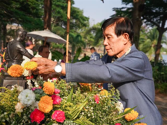 พิธีสระเกล้าดำหัวอธิการบดีและผู้อาวุโส เนื่องในเทศกาลสงกรานต์มหาวิทยาลัยพะเยา  ประจำปี 2567