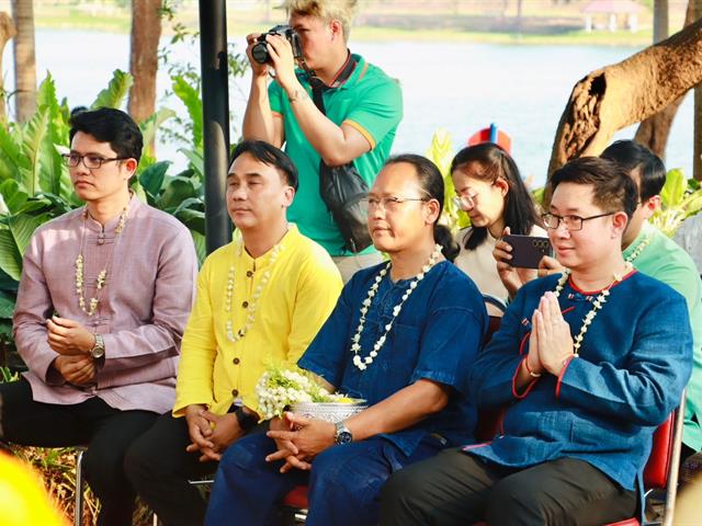 คณะรัฐศาสตร์และสังคมศาสตร์ 