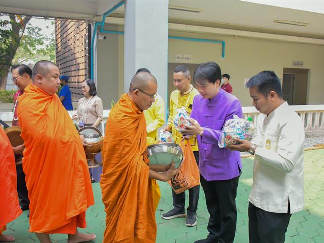 วิทยาลัยการศึกษา ดำเนินโครงการพิธีทำบุญครบรอบ 10 ปี วิทยาลัยการศึกษาและกิจกรรมประเพณีสงกรานต์รดน้ำดำหัวผู้บริหารและผู้อาวุโส ประจำปี 2567