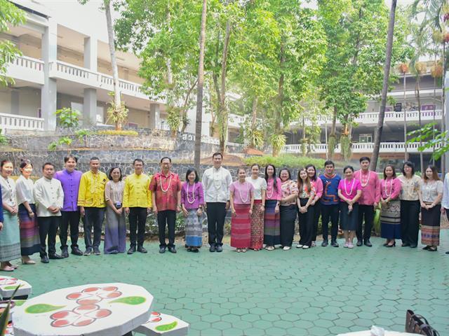 วิทยาลัยการศึกษา ดำเนินโครงการพิธีทำบุญครบรอบ 10 ปี วิทยาลัยการศึกษาและกิจกรรมประเพณีสงกรานต์รดน้ำดำหัวผู้บริหารและผู้อาวุโส ประจำปี 2567