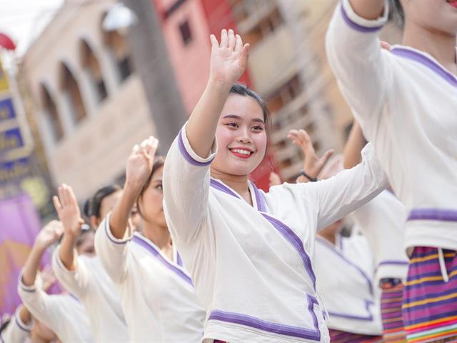 ประเพณีแห่ผ้าห่มพระธาตุจอมทอง มหาวิทยาลัยพะเยา