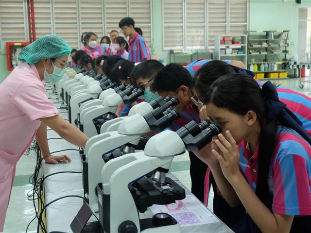 คณะวิทยาศาสตร์การแพทย์เปิดบ้านต้อนรับคณาจารย์และนักเรียนจากโรงเรียนพะเยาพิทยาคมเพื่อฝึกปฏิบัติการทางด้านวิทยาศาสตร์การแพทย์