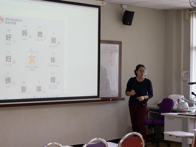 คณะศิลปศาสตร์จัดโครงการปฐมนิเทศ อบรมทักษะทางภาษาและการใช้ชีวิตในมหาวิทยาลัย
