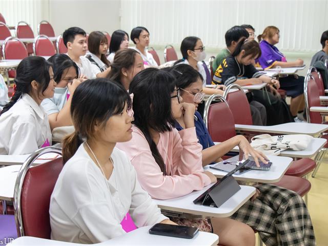 คณะศิลปศาสตร์จัดโครงการปฐมนิเทศ อบรมทักษะทางภาษาและการใช้ชีวิตในมหาวิทยาลัย