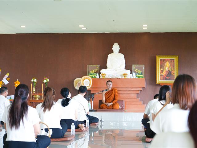 กิจกรรมถวายเทียนพรรษาประจำปี 2567 “ถือตะกร้าไปฮอมบุญ ถวายเทียนพรรษา เติมพลังใจให้ชีวิต มีความสุขตลอดกาล”  กองกลาง มหาวิทยาลัยพะเยา
