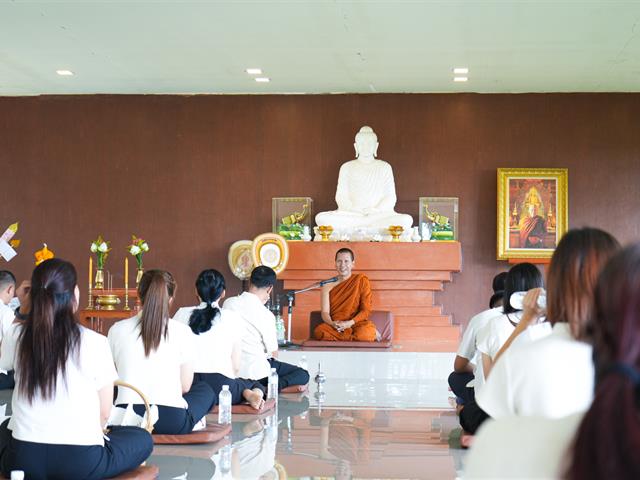 กิจกรรมถวายเทียนพรรษาประจำปี 2567 “ถือตะกร้าไปฮอมบุญ ถวายเทียนพรรษา เติมพลังใจให้ชีวิต มีความสุขตลอดกาล”  กองกลาง มหาวิทยาลัยพะเยา