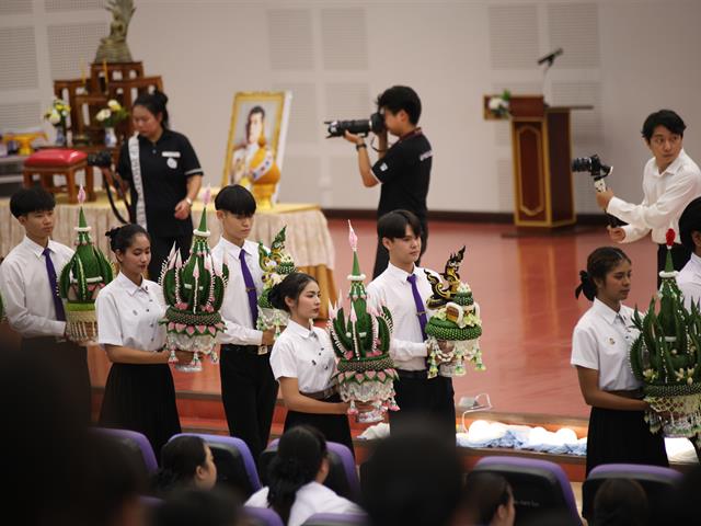 สาขาวิชาอนามัยชุมชน มพ. จัดกิจกรรมเกียรติยศ มอบเข็มพระบิดา เสื้อกาวน์ & กิจกรรมพิธีน้อมวันทา จริยา บูชาครู ประจำปีการศึกษา 2567