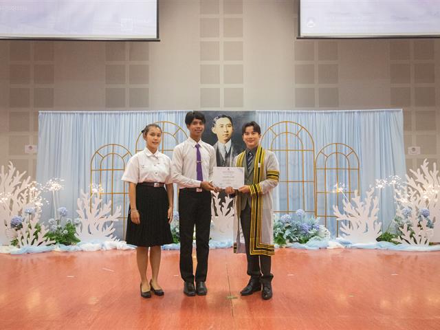 สาขาวิชาอนามัยชุมชน มพ. จัดกิจกรรมเกียรติยศ มอบเข็มพระบิดา เสื้อกาวน์ & กิจกรรมพิธีน้อมวันทา จริยา บูชาครู ประจำปีการศึกษา 2567