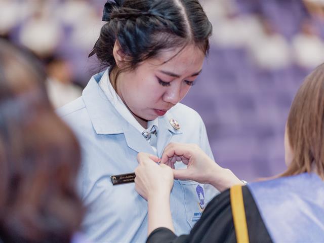 สาขาวิชาอนามัยชุมชน มพ. จัดกิจกรรมเกียรติยศ มอบเข็มพระบิดา เสื้อกาวน์ & กิจกรรมพิธีน้อมวันทา จริยา บูชาครู ประจำปีการศึกษา 2567