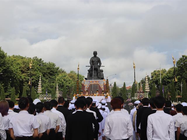 สถาปนา