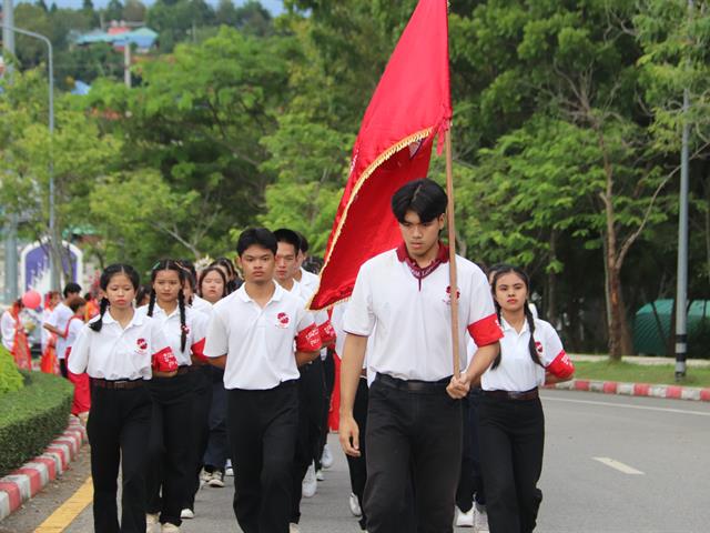 เดินเข้ามอ