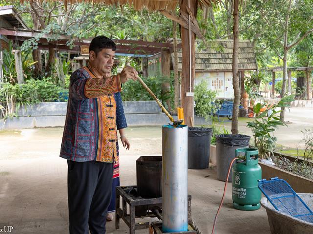 คณะศิลปศาสตร์จัดโครงการถวายเทียนส่องธรรม เนื่องในโอกาสวันอาสาฬหบูชาและวันเข้าพรรษา ๒๕๖๗