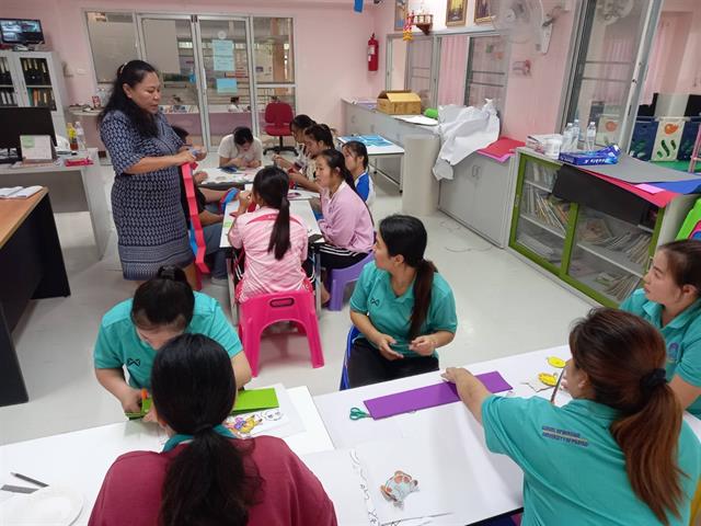 โครงการพัฒนาสื่อการสอนด้านการส่งเสริมพัฒนาการเด็ก 