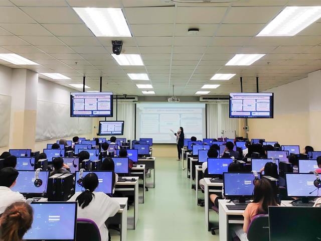 ศูนย์ภาษา คณะศิลปศาสตร์ จัดทดสอบวัดความรู้ภาษาอังกฤษด้วยโปรแกรมสำเร็จรูป และจัดทดสอบวัดความรู้ภาษาอังกฤษ โดยข้อสอบศูนย์ภาษา (UP-STEP)