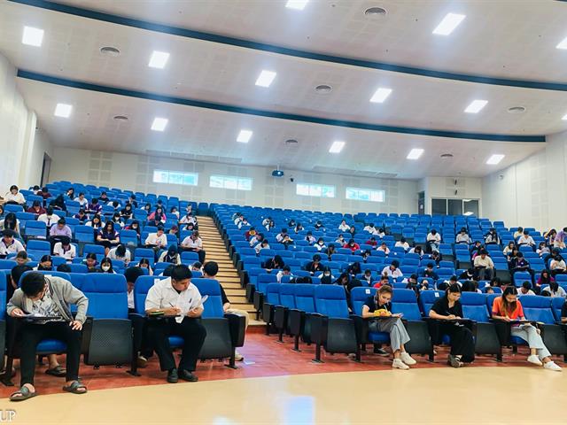 ศูนย์ภาษา คณะศิลปศาสตร์ จัดทดสอบวัดความรู้ภาษาอังกฤษด้วยโปรแกรมสำเร็จรูป และจัดทดสอบวัดความรู้ภาษาอังกฤษ โดยข้อสอบศูนย์ภาษา (UP-STEP)