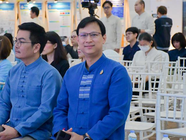อาจารย์วิทยาลัยการศึกษา เข้ารับรางวัลในโครงการ Show & Share 2024 นวัตกรรมเพื่อพัฒนาการเรียนการสอน