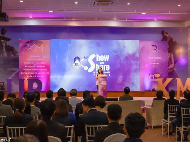 คณะศิลปศาสตร์เข้าร่วมการเสวนา และคว้า 4 รางวัลจาก โครงการ Show and Share UP KM & R2R Show UP 2024