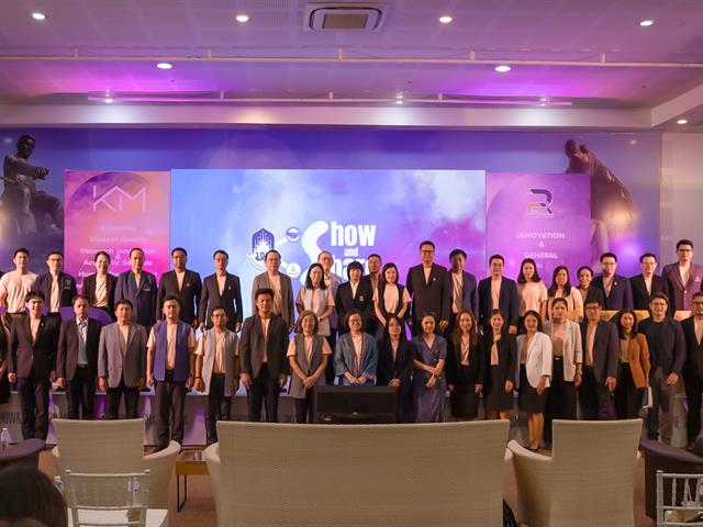 คณะศิลปศาสตร์เข้าร่วมการเสวนา และคว้า 4 รางวัลจาก โครงการ Show and Share UP KM & R2R Show UP 2024
