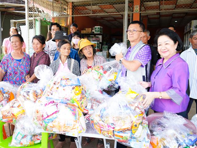 มหาวิทยาลัยพะเยาจัดกิจกรรมประเพณีตานตอด ภายใต้กิจกรรมประเพณีตักบาตรเทโวโรหณะ ประจำปี 2567