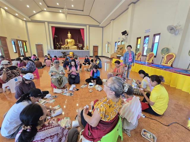 ประดิษฐ์ตุ๊กตาของที่ระลึกส่งเสริมการสร้างรายได้ให้กลุ่มผู้สูงอายุ