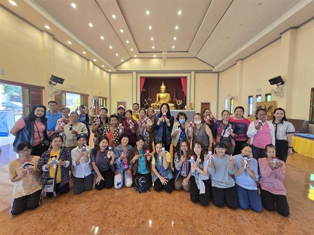 ประดิษฐ์ตุ๊กตาของที่ระลึกส่งเสริมการสร้างรายได้ให้กลุ่มผู้สูงอายุ