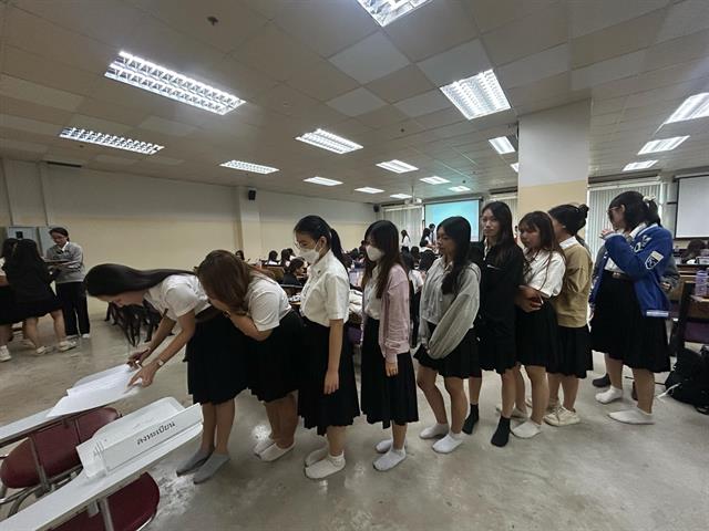 โครงการ “พัฒนาวิชาการนิสิตคณะพยาบาลศาสตร์ กิจกรรมที่ 6 การสนับสนุนนิสิตสร้างสรรค์ผลงานวิจัย/นวัตกรรม”