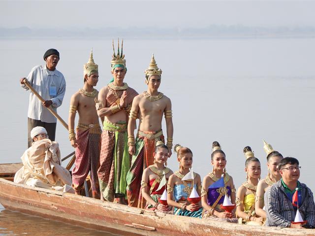 คณะรัฐศาสตร์และสังคมศาสตร์ 