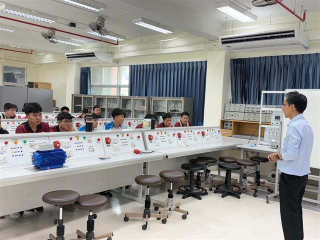 คณะวิศวกรรมศาสตร์ เปิดบ้านต้อนรับนักเรียนเทศบาล 6 นครเชียงราย จัดกิจกรรมอบรมเชิงปฏิบัติการ เสริมหลักสูตรด้านวิศวกรรม