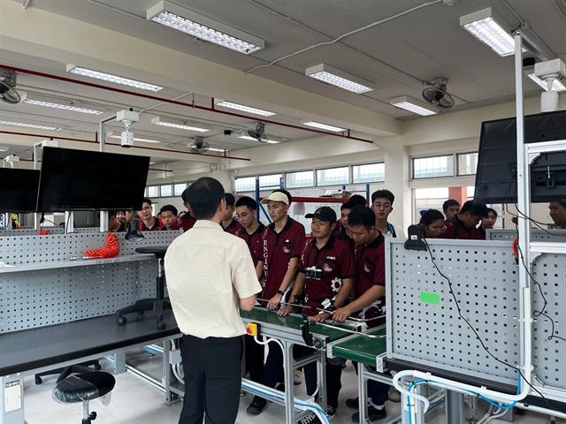 คณะวิศวกรรมศาสตร์ เปิดบ้านต้อนรับนักเรียนเทศบาล 6 นครเชียงราย จัดกิจกรรมอบรมเชิงปฏิบัติการ เสริมหลักสูตรด้านวิศวกรรม
