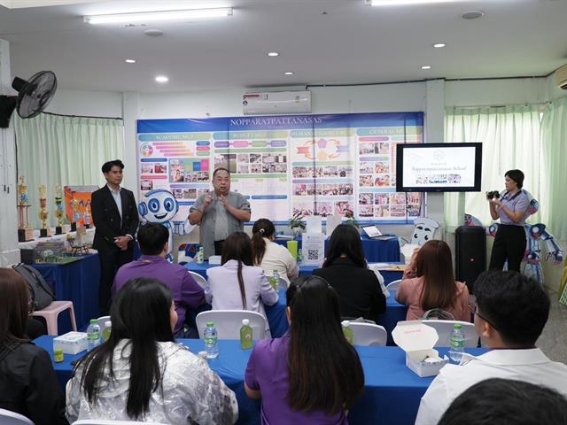 วิทยาลัยการจัดการ หลักสูตรการศึกษามหาบัณฑิต กิจกรรมการฝึกปฏิบัติการภาคสนามเข้ากับกระบวนการเรียนรู้ในรายวิชา ณ ชุมชนบางกระดี่ และโรงเรียนนพรัตน์พัฒนศาสตร์ บางกระดี่ กรุงเทพมหานคร
