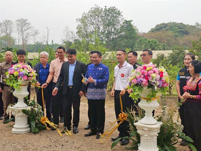 ร่วมพิธีเปิดป้ายศูนย์ประสานงานและส่งเสริมการมีงานทำ