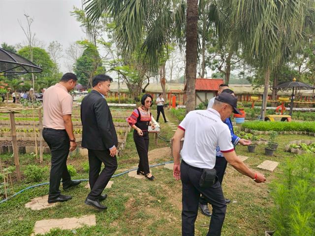 ร่วมพิธีเปิดป้ายศูนย์ประสานงานและส่งเสริมการมีงานทำ