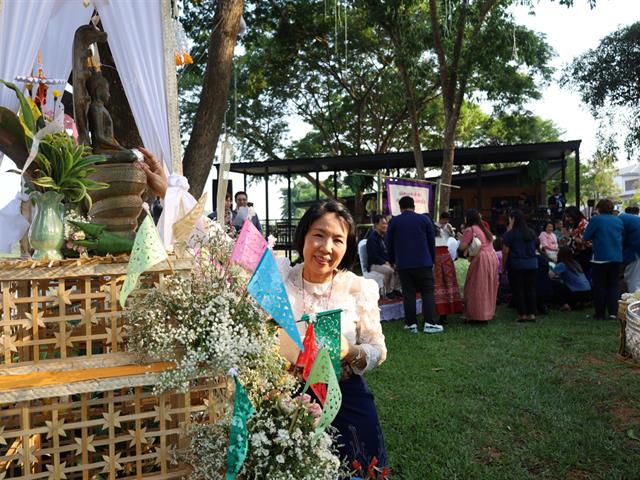 ร่วมพิธีสระเกล้าดำหัวอธิการบดีและผู้อาวุโส
